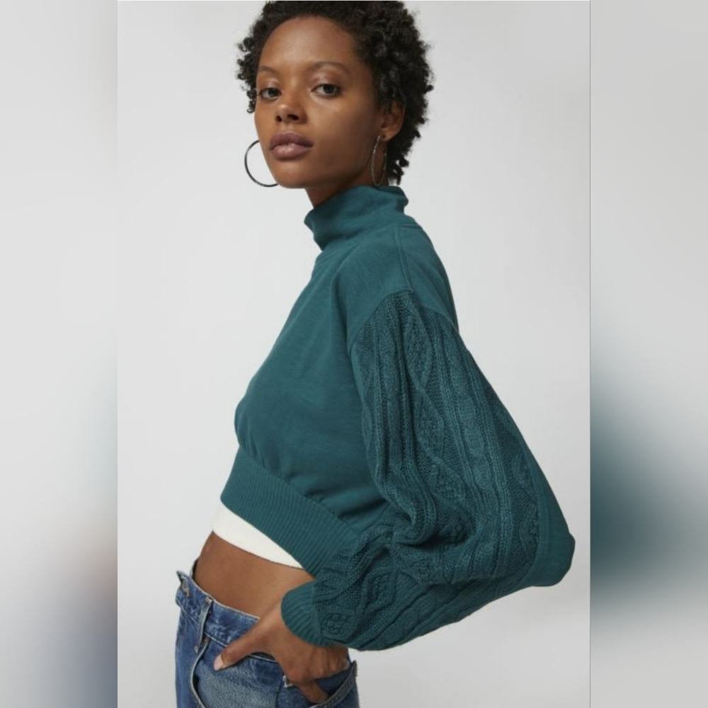 Urban Outfitters‎ S Trina Cropped Cable Knit Sleeve Sweatshirt Teal Green Trendy